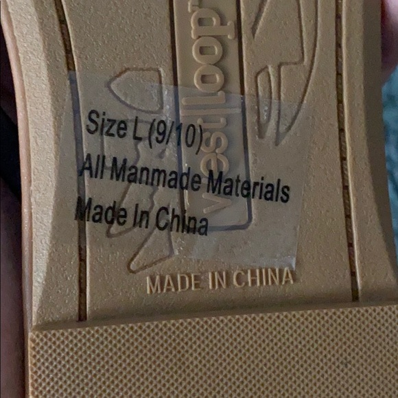 cute strappy flip flops - Picture 2 of 2